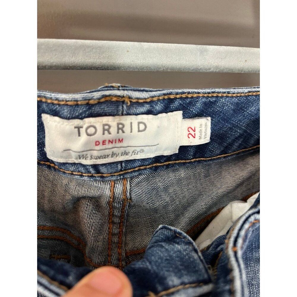 Torrid size 22 distressed dark wash jean shorts. Bermuda style. - Picture 2 of 5